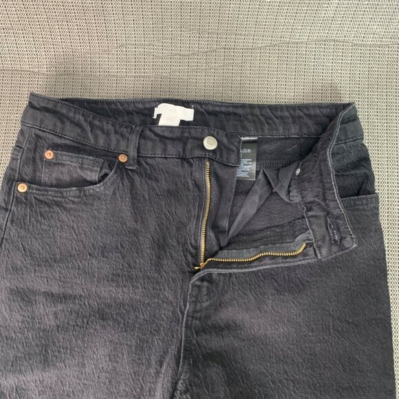 H&M Womens Size 12 Black Denim Jeans Mid Rise 5 Pocket Button & Zipper Closure - Picture 4 of 9